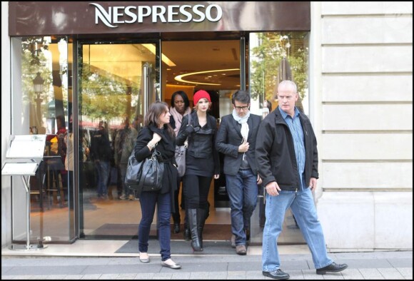 Taylor Swift sort du Fouquet's et va boire un café chez Nespresso