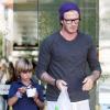 David Beckham offre une glace à ses enfants, après les avoir récupérés à la sortie de l'école, il y a quelques jours. 