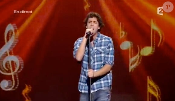 Max Boublil interprète La chanson raciste à l'occasion du gala de Rire contre le raciste, édition 2010.