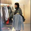Lily Allen enceinte, fait su shopping à Paris