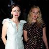 Marie-Josée Croze et Ludivine Sagnier lors du défilé Louis Vuitton à Paris, le 6 octobre 2010
