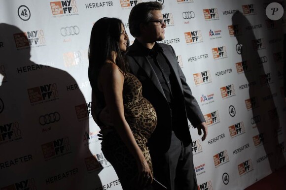 Matt Damon et sa femme Luciana à l'occasion de l'avant-première de Au-delà, dans le cadre du 48e New York Film Festival, le 10 octobre 2010.