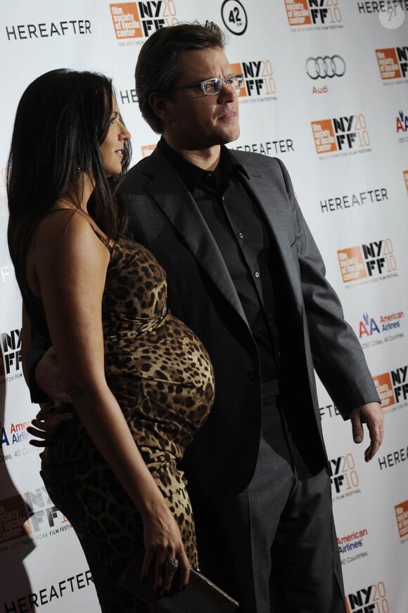 Matt Damon et sa femme Luciana à l'occasion de l'avant-première de Au-delà, dans le cadre du 48e New York Film Festival, le 10 octobre 2010.