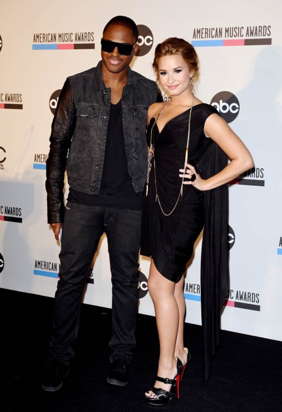 Demi Lovato et Taïo Cruz lors de l'annonce des nominés de la 38e édition des American Music Awards, le 12 octobre 2010 à Los Angeles