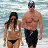 Dylan McDermott et sa nouvelle petite-amie à Miami, le 27 septembre 2010