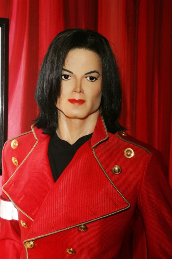Le musée Grévin à Paris a également fourni une reproduction assez approximative de Michael Jackson. Bon point toutefois pour sa chevelure !