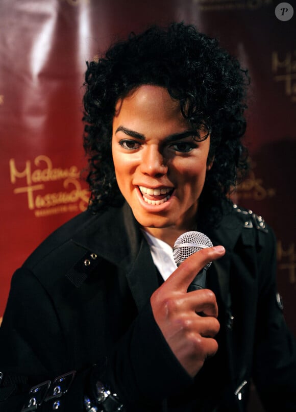 Certaines personnalités font la joie des musées, Michael Jackson en fait partie. Comment le préférez-vous ? Criard et grimaçant ?