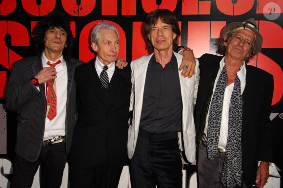 Ronnie Wood, Charlie Watts, Mick Jagger, et Keith Richards en mars 2008
