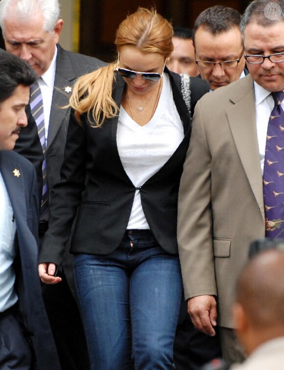 Dans un rapport qu'elle a fourni, Lindsay Lohan déclare ne pas avoir les moyens de se payer un séjour à Betty Ford pendant deux mois et demi...