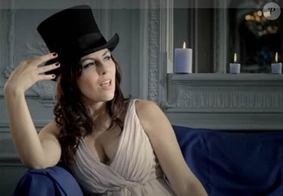 Daphné, voluptueuse et inspirée par le Bleu Venise (son nouvel album, attendu pour janvier 2011), met à nu François Vincentelli, son "Homme à la peau musicale".