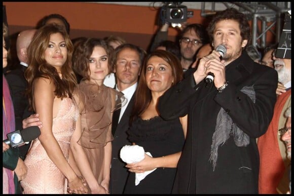 Eva Mendes, Keira Knightley et Guillaume Canet ont vu l'avant-première de Last Night être perturbée par des manifestants, lors de l'ouverture du 5e Festival International du Film de Rome, le 28 octobre 2010.