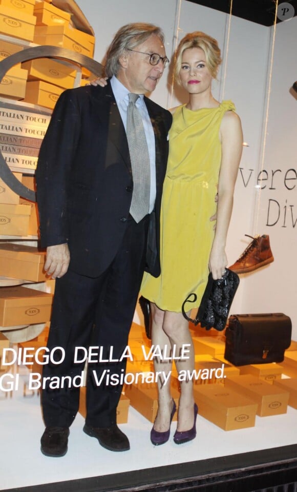 Diego Della Valle et Elizabeth Banks lors de la soirée Tod's le 27/10/10 chez Barney's à NY.