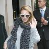 Kylie Minogue arrive à son hôtel à Paris - avant d'offrir un concert à Bercy samedi à l'occasion du Starfloor - le 29 octobre 2010