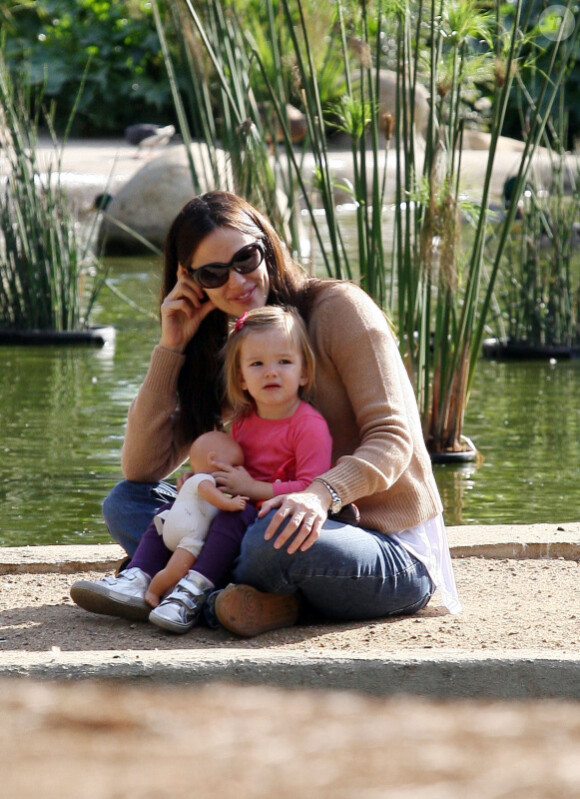 Maman Jenny passe du temps avec sa fille Seraphina (29 octobre 2010 à Los Angeles)