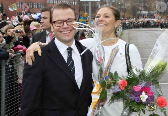 Victoria et Daniel de Suède étaient en visite officielle en Finlande, tout début novembre 2010. Dans la journée du 1er novembre, ils ont reçu un accueil chaleureux lors de leur visite à Lahti.