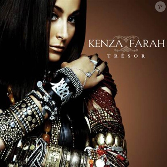 Kenza Farah dans Crack Music, premier extrait de son album Trésor à paraître le 15 novembre.