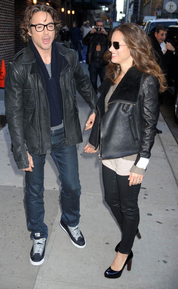Robert Downey Jr. et sa femme Susan arrivent au Late Show with David Letterman, au Ed Sullivan Theatre, à New York, le 1er novembre 2010.
