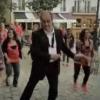 Pierre Lescure danse dans la bande-annonce de l'émission tôt ou tard