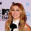 Miley Cyrus pose lors de l'édition 2010 des MTV Europe Music Awards à Madrid le 7 novembre 2010