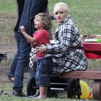 Gwen Stefani s'occupe des enfants... pendant que son mari est avec une bombe !
