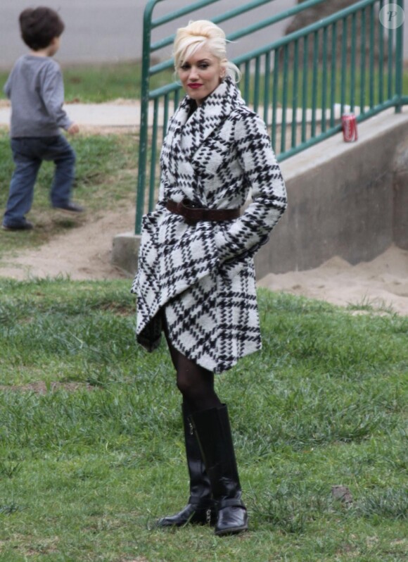 Gwen Stefani et ses fils Kingston et Zuma, dans un parc à Los Angeles, le 7 novembre 2010