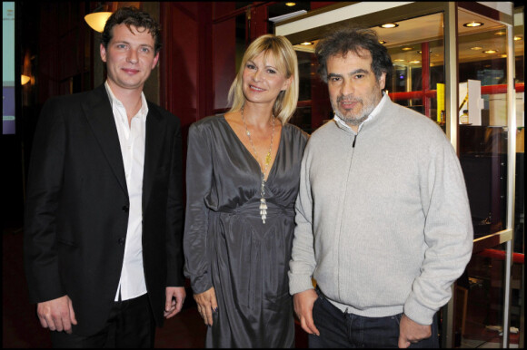 Olivier Villa, Catherine Falgayrac et Raphaël Mezrahi  à la cérémonie des 8èmes Trophées internationaux du stylographe à l'hôtel "Le lutetia" à Paris (8 novembre 2010)