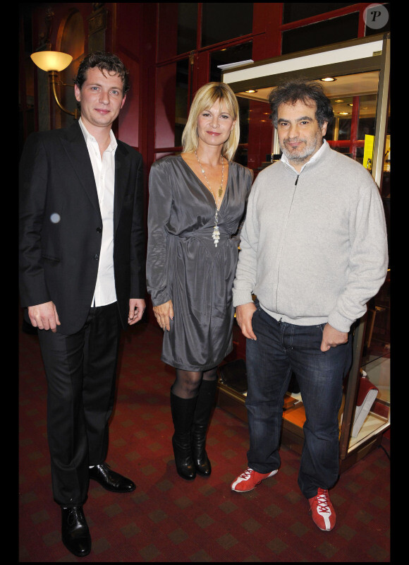 Olivier Villa, Catherine Falgayrac et Raphaël Mezrahi à la cérémonie des 8èmes Trophées internationaux du stylographe à l'hôtel "Le lutetia" à Paris (8 novembre 2010)