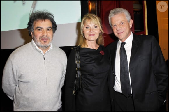 Raphaël Mezrahi, Georges Beller et sa femme à la cérémonie des 8èmes Trophées internationaux du stylographe à l'hôtel "Le lutetia" à Paris (8 novembre 2010)