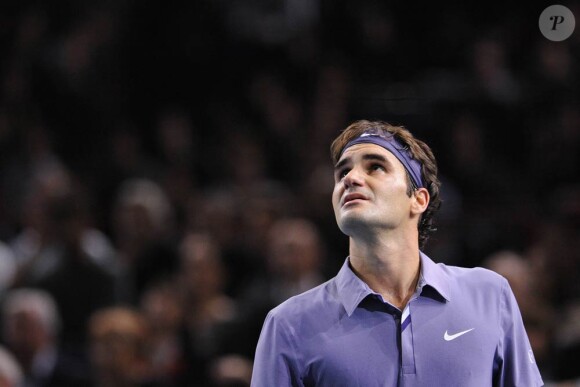 Des images de la demi-finale opposant Gaël Monfils à Roger Federer lors du Masters Series de Paris-Bercy qui a vu la victoire du Français sur le score de 7-6/6-7/7-6, à Paris, le 13 novembre 2010.