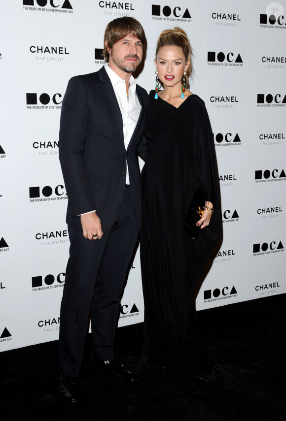 Rodger Berman et Rachel Zoe lors du gala du musée d'art contemporain de Los Angeles avec Chanel le 13 novembre 2010