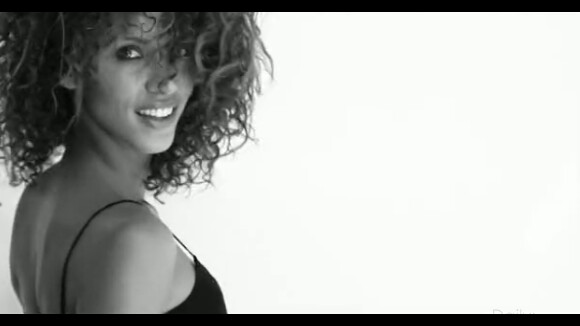 Noémie Lenoir : Découvrez-la sexy dans le nouveau clip d'un rappeur français !