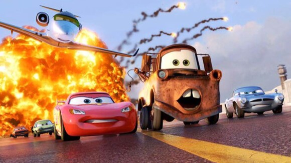 Cars 2 : Les voitures de Pixar reviennent avec un trailer à 200 à l'heure !