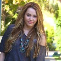 Miley Cyrus, abattue par le divorce de ses parents, peut compter sur ses amis...