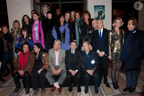 Créateurs et organisateurs réunis lors de la soirée Frimousses des créateurs au Petit Palais le 29 novembre 2010