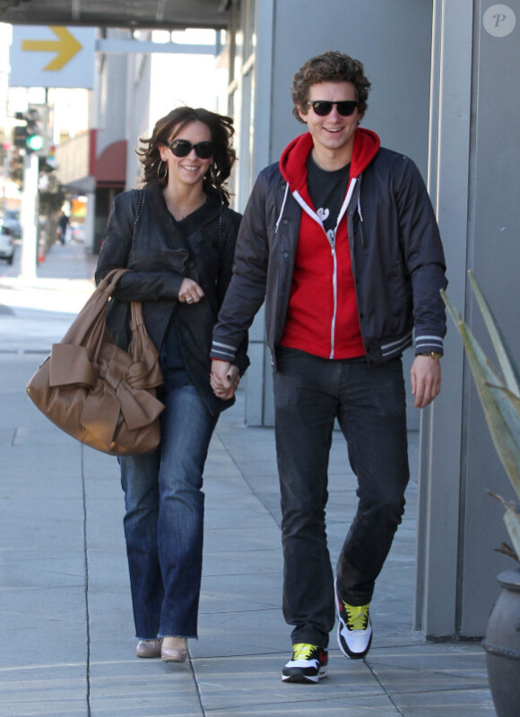 Jennifer Love Hewitt et son compagnon Alexh Beh à Los Angeles, le 1 décembre 2010.