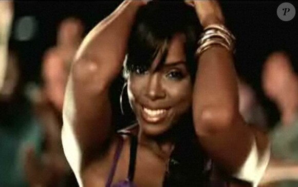 Kelly Rowland joue à nouveau de ses charmes aguicheurs pour le clip de Forever and a day, nouvel extrait - élaboré avec David Guetta - de son troisième album attendu début 2011.