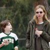 Calista Flockhart et son fils Liam le 4 décembre 2010 à Santa Monica