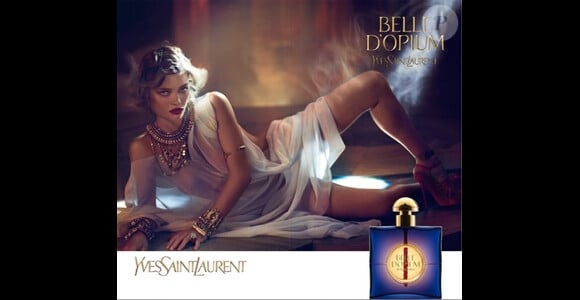 Mélanie Thierry, égérie du parfum Belle d'opium Yves Saint Laurent.