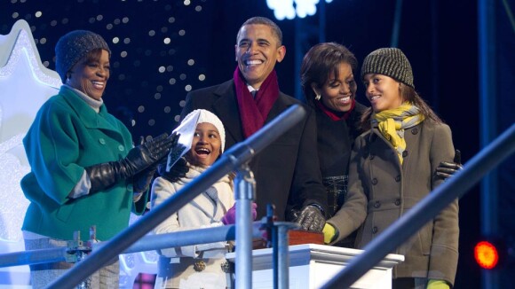 Barack Obama et sa belle famille s'accordent une soirée avec le Père Noël !
