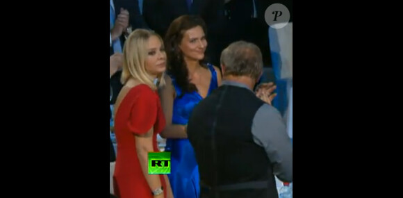 Ornella Muti lors de la performance de Vladimir Poutine durant un gala de bienfaisance à Saint-Petersbourg
