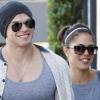 Kellan Lutz en charmante compagnie à Los Angeles, le 26 novembre 2010.
