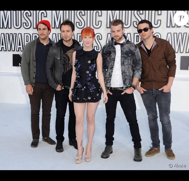Paramore le batteur et le guitariste quittent le groupe ! Purepeople