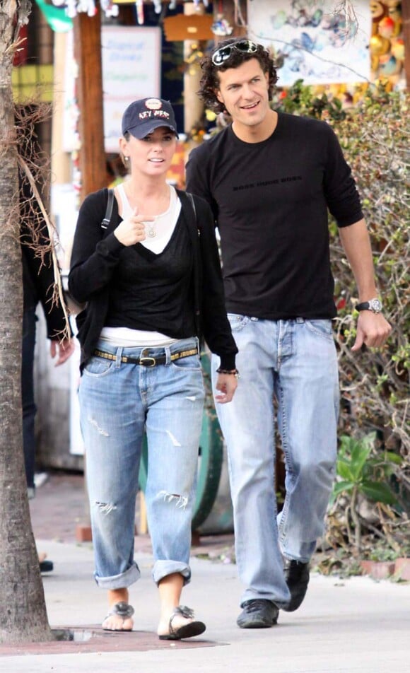 Shania Twain, divorcée de Robert Mutt Lange depuis juin 2010, s'est remariée le 1er janvier 2011 avec Frédéric Thiebaud, l'ex-époux de sa meilleure amie qui lui a pris son propre mari !