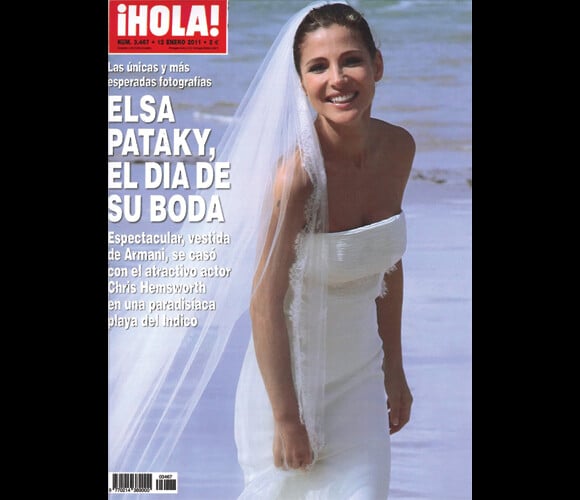 Elsa Pataky en couverture de Hola pose en robe de mariée
