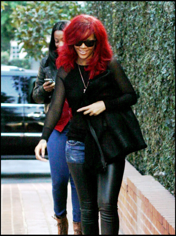 Rihanna fait du shopping chez Fred Segal à West Hollywood, le 6 janvier 2011.