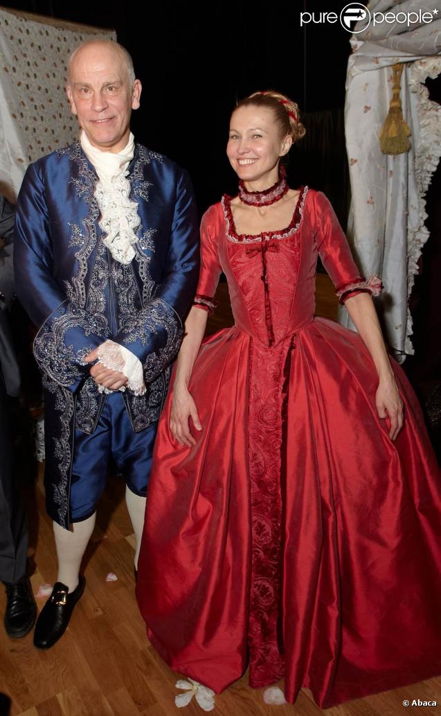 Découvrez John Malkovich en élégant Casanova sous les yeux ...