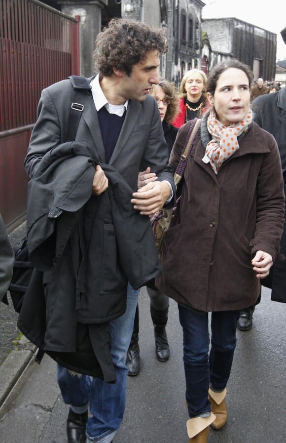 Mohamed Ulad-Mohand et sa compagne Mazarine Pingeot lors de la commémoration du 15e anniversaire de la mort de François Mitterrand à Jarnac le 8 janvier 2011