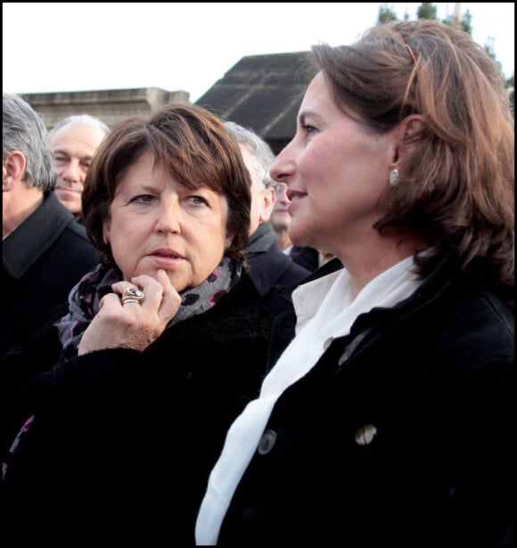 Martine Aubry et Ségolène Royal lors de la commémoration du 15e anniversaire de la mort de François Mitterrand à Jarnac, le 8 janvier 2011