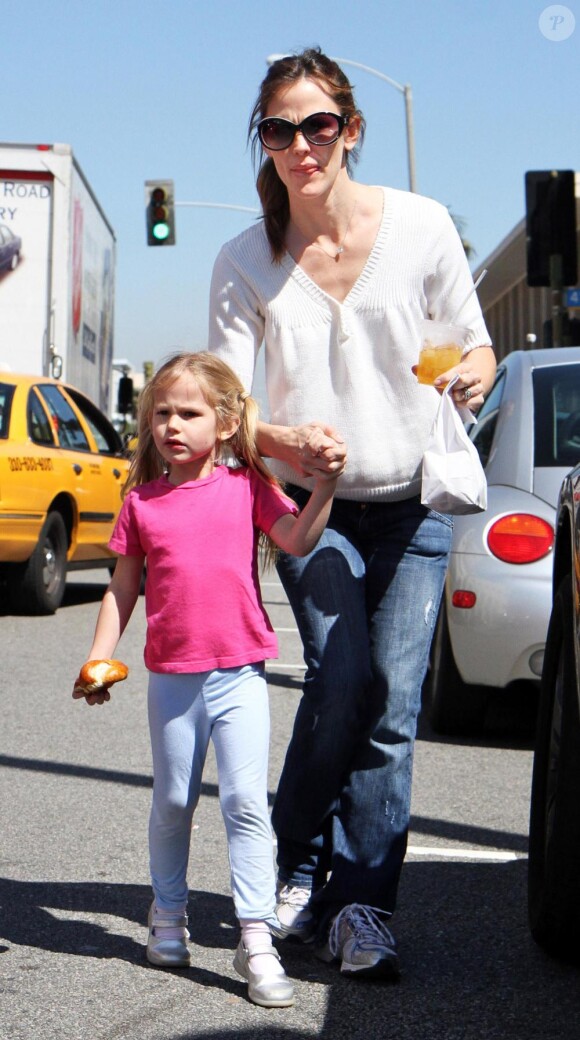 Jennifer Garner et sa poupée Violet... une star !