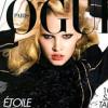Le mannequin Lara Stone en couverture du Vogue français, février 2010.